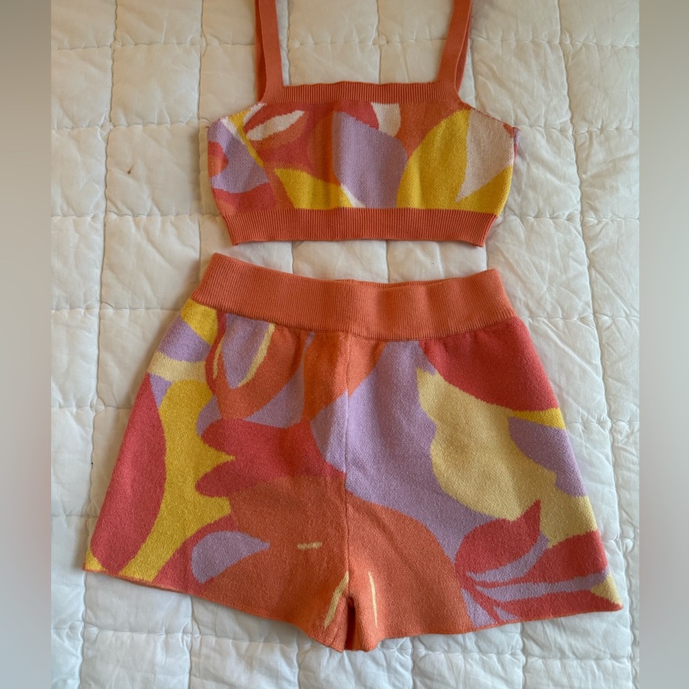 STUNNING PepperMayo Colorful Tank + Short Set